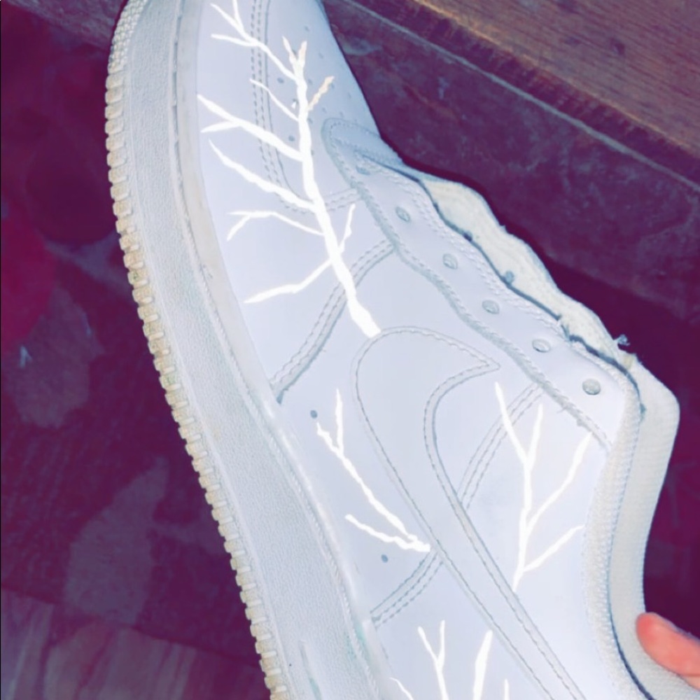 Customized lighting Air Force 1’s